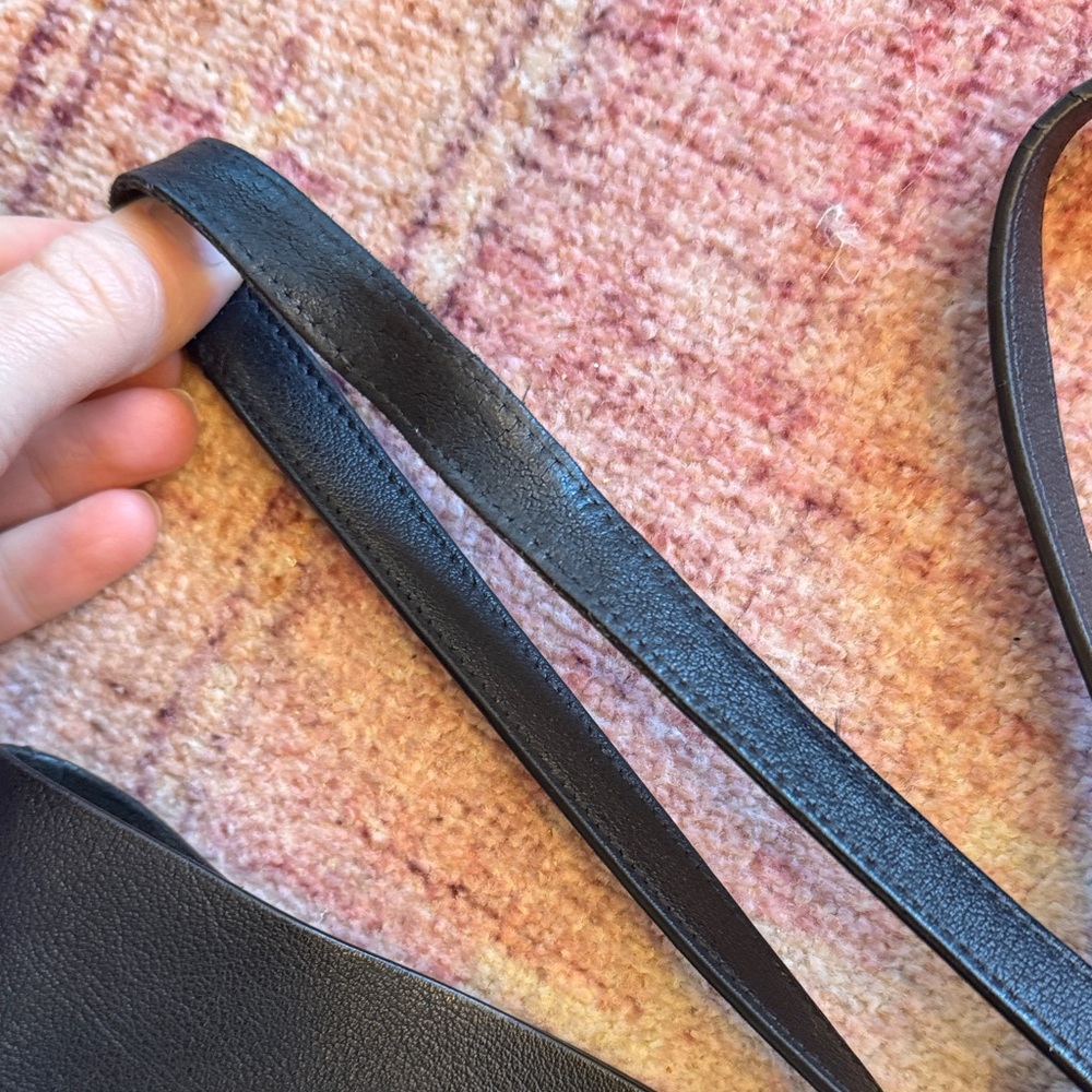 Saint Laurent Black Tote Bag - Picture 9 of 16